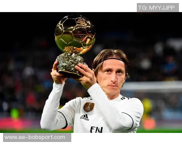 被啃老的40岁魔笛在米兰闪耀赛场9次出场贡献1球2助攻荣获MVP称号