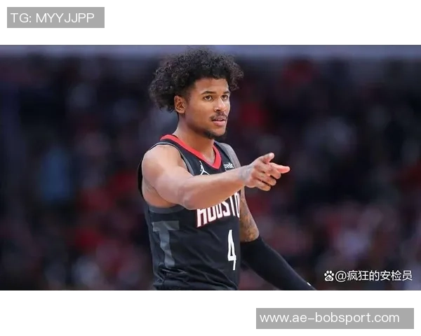 杰伦格林展现魅力穿搭太阳城市版球衣尽显时尚风采